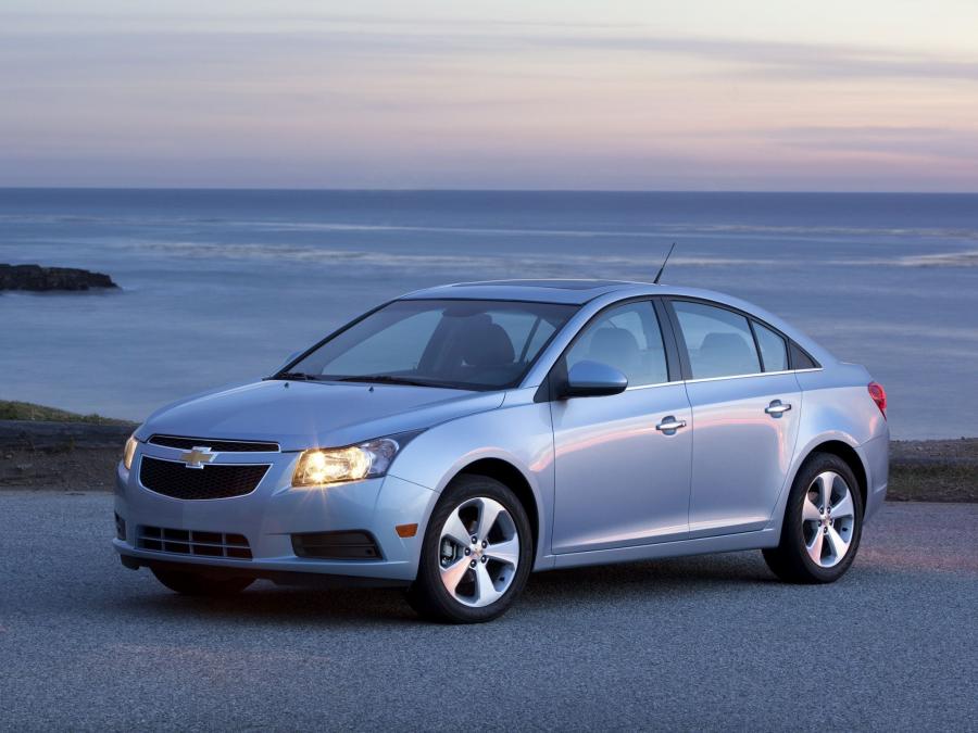  Chevrolet Cruze 2010 года  (US) (фото 5 из 16)